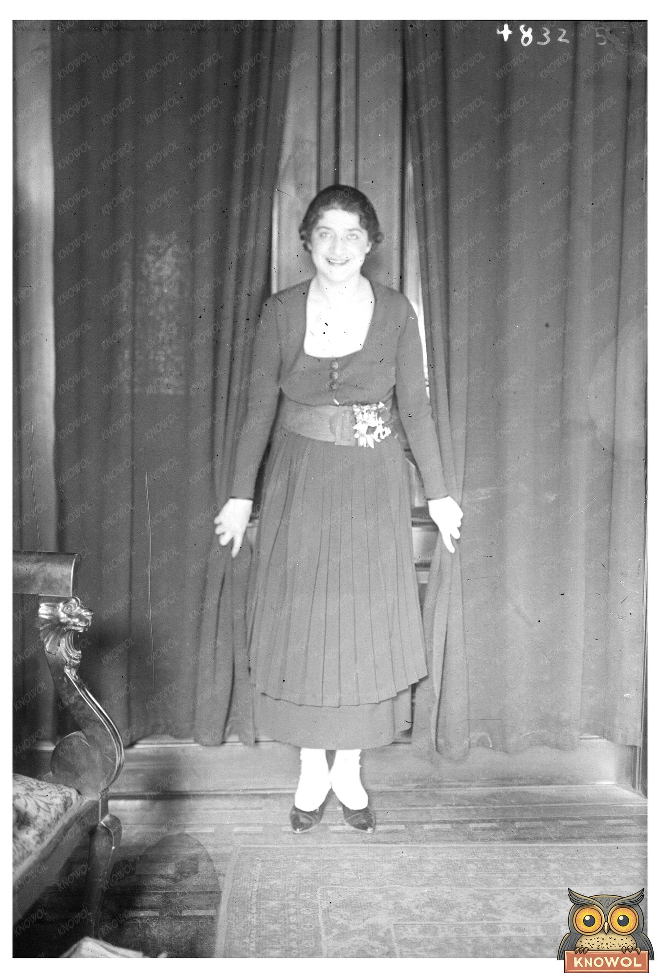 Exploring Early 20th Century Life: 1915-1920 Charm