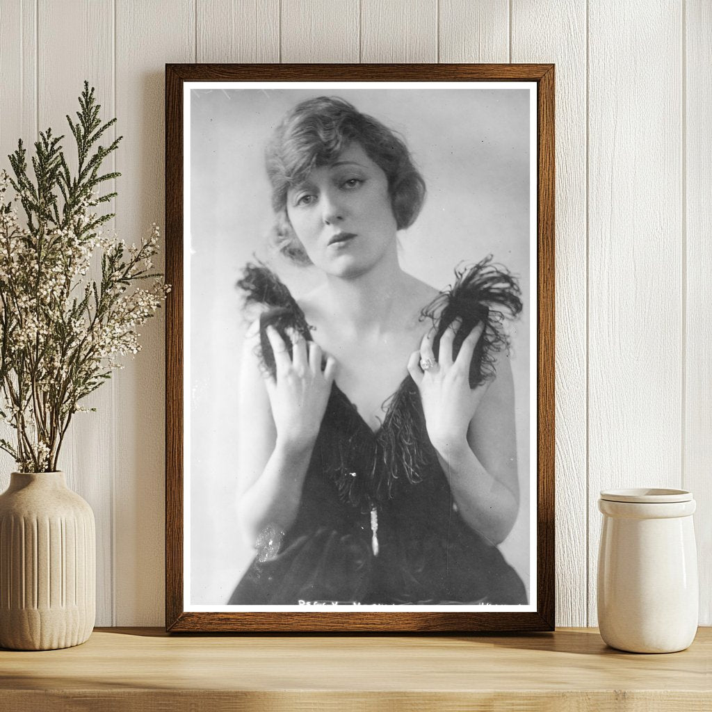 Elegant Stage Star Peggy Hopkins - 1919 Glamour