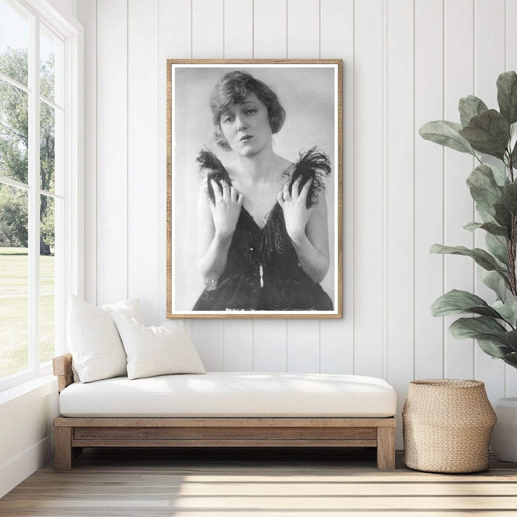 Elegant Stage Star Peggy Hopkins - 1919 Glamour