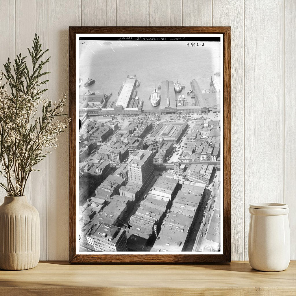 Iconic Woolworth Building: A Glimpse of 1910s NYC