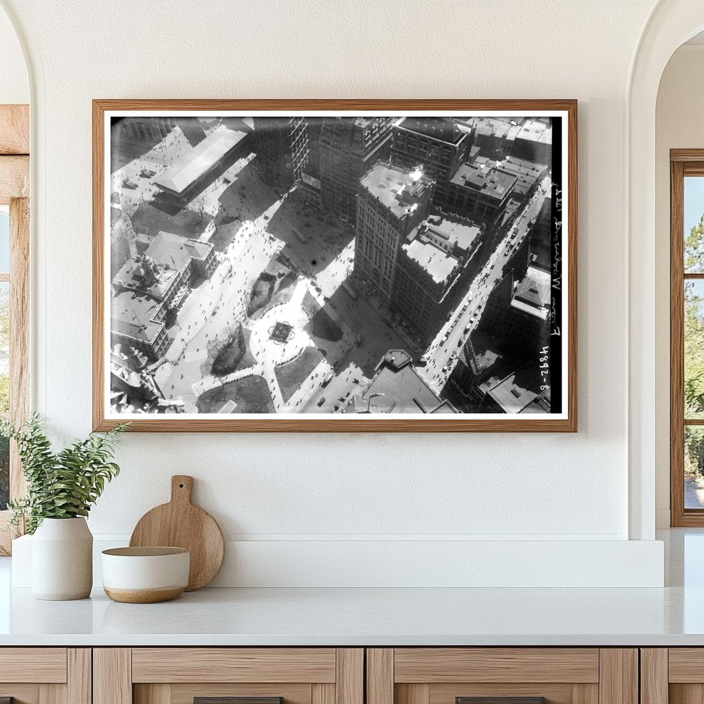 Stunning 1910s View of NYCs Woolworth Building