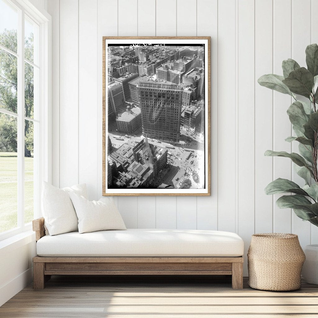 Early 1900s View of Manhattans Metropolitan Building