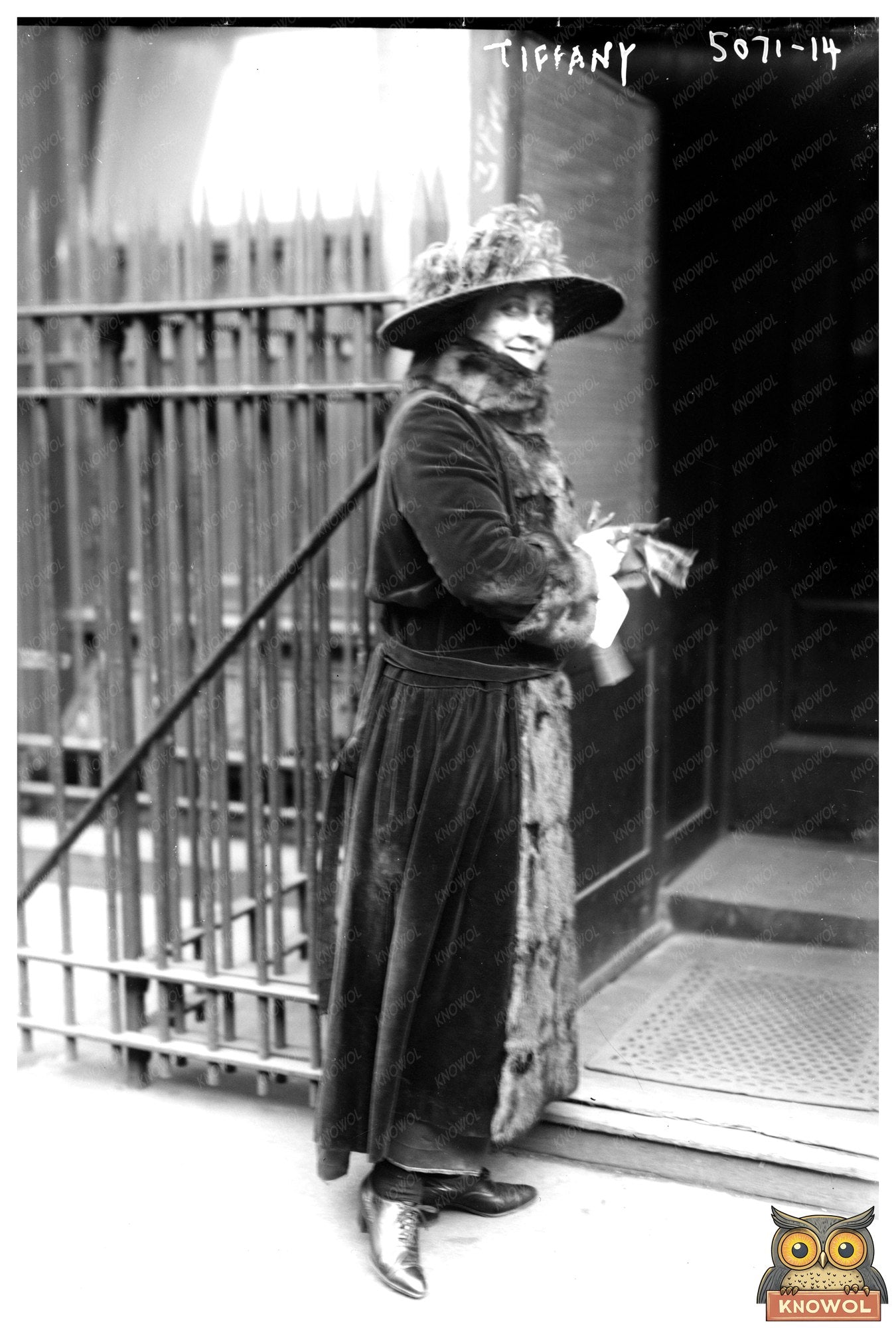 Vintage Tiffany Elegance: Early 20th Century Charm