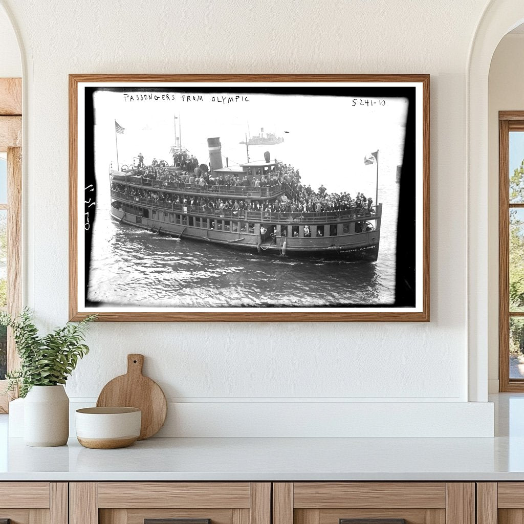 Elegant Passengers Aboard the RMS Olympic, Circa 1915