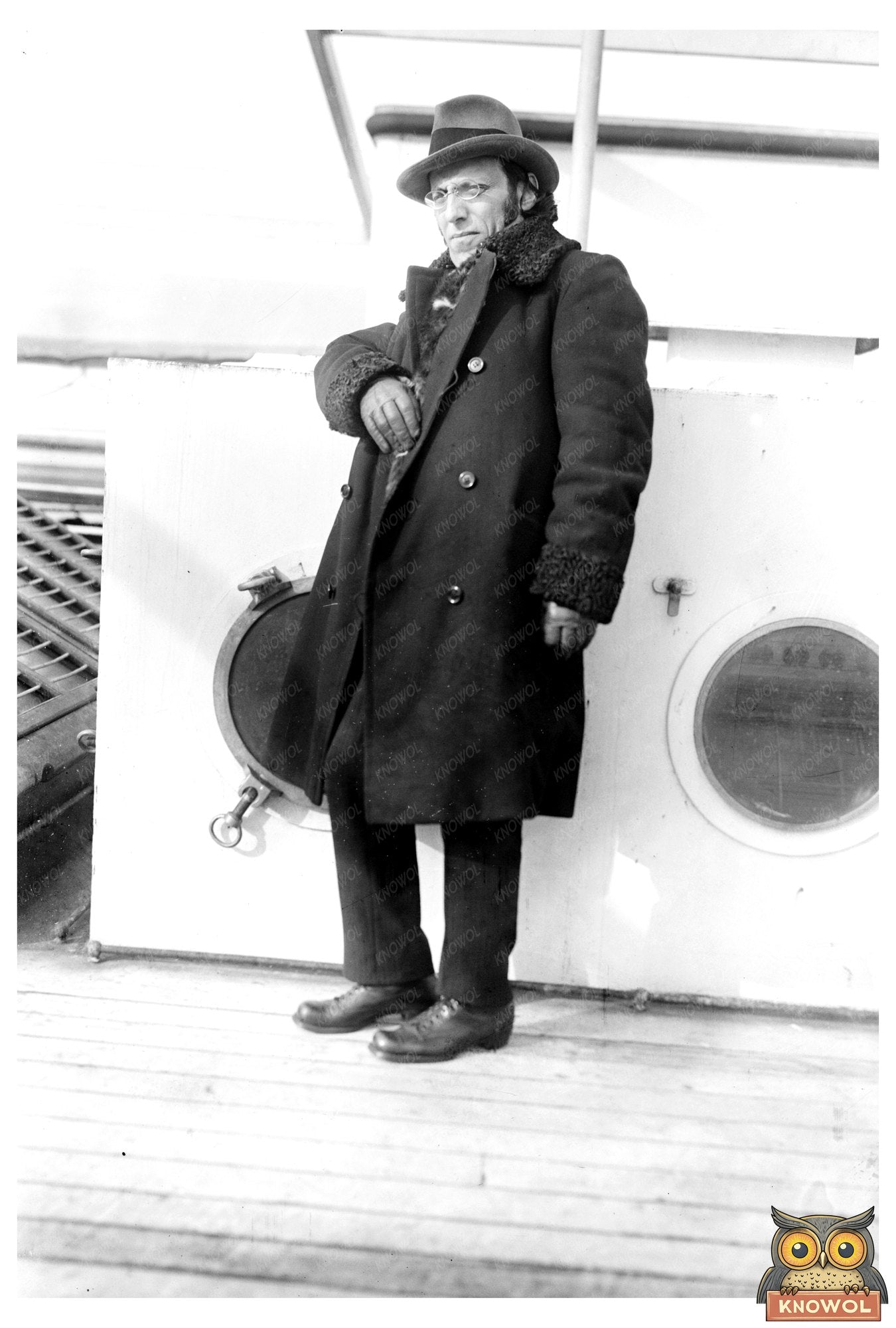 1921 Icon of Change: A Moment in Post-War History