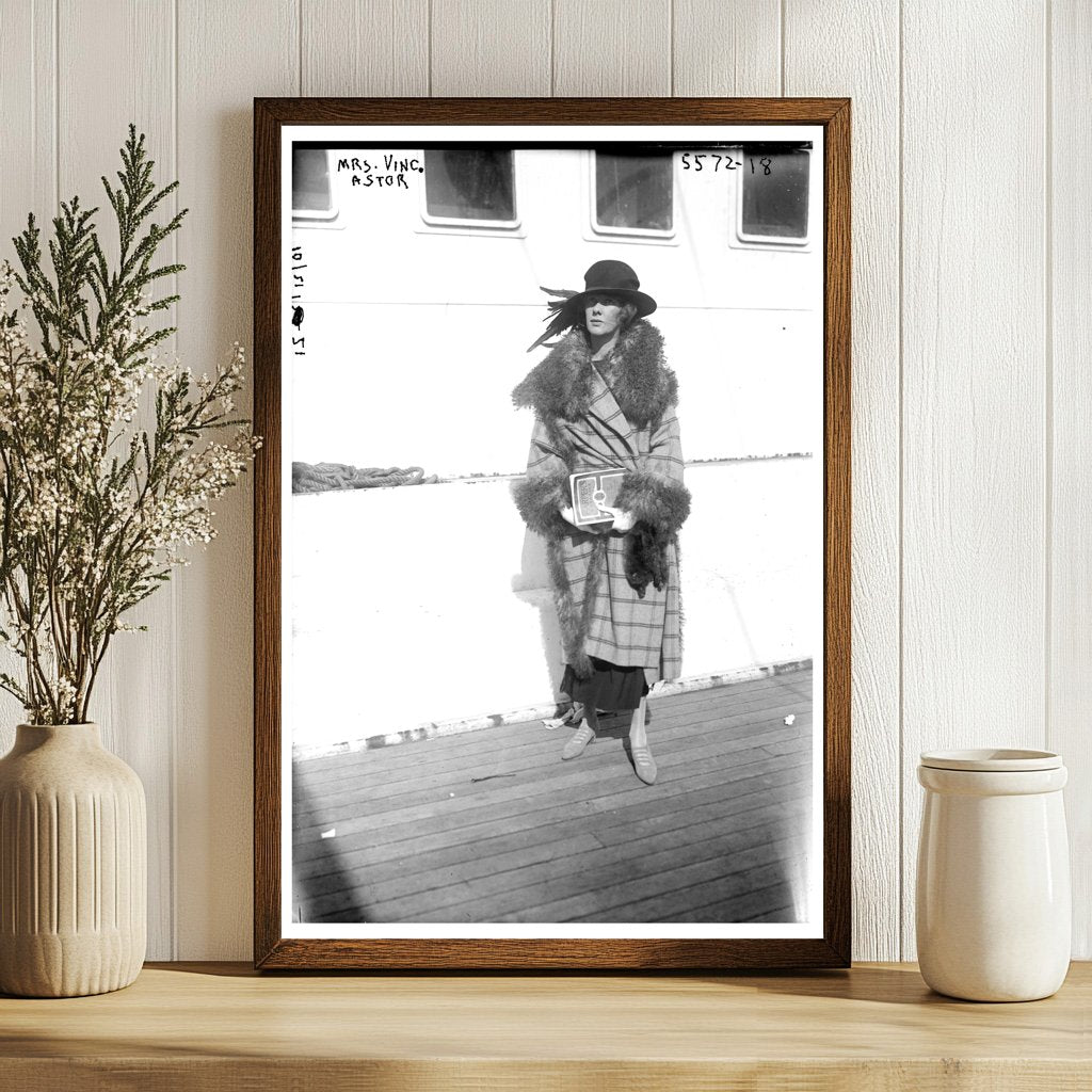 Elegant Socialite in 1920s Glamour Portrait