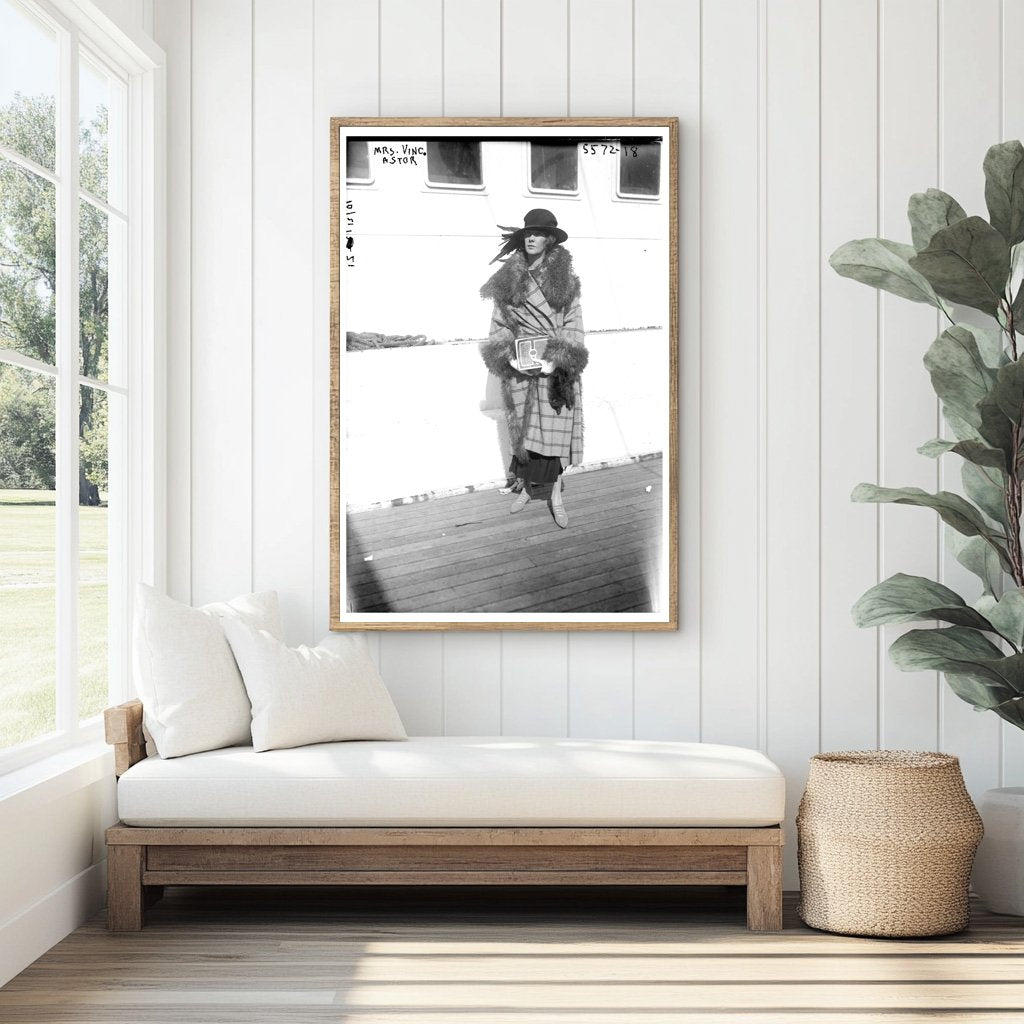 Elegant Socialite in 1920s Glamour Portrait