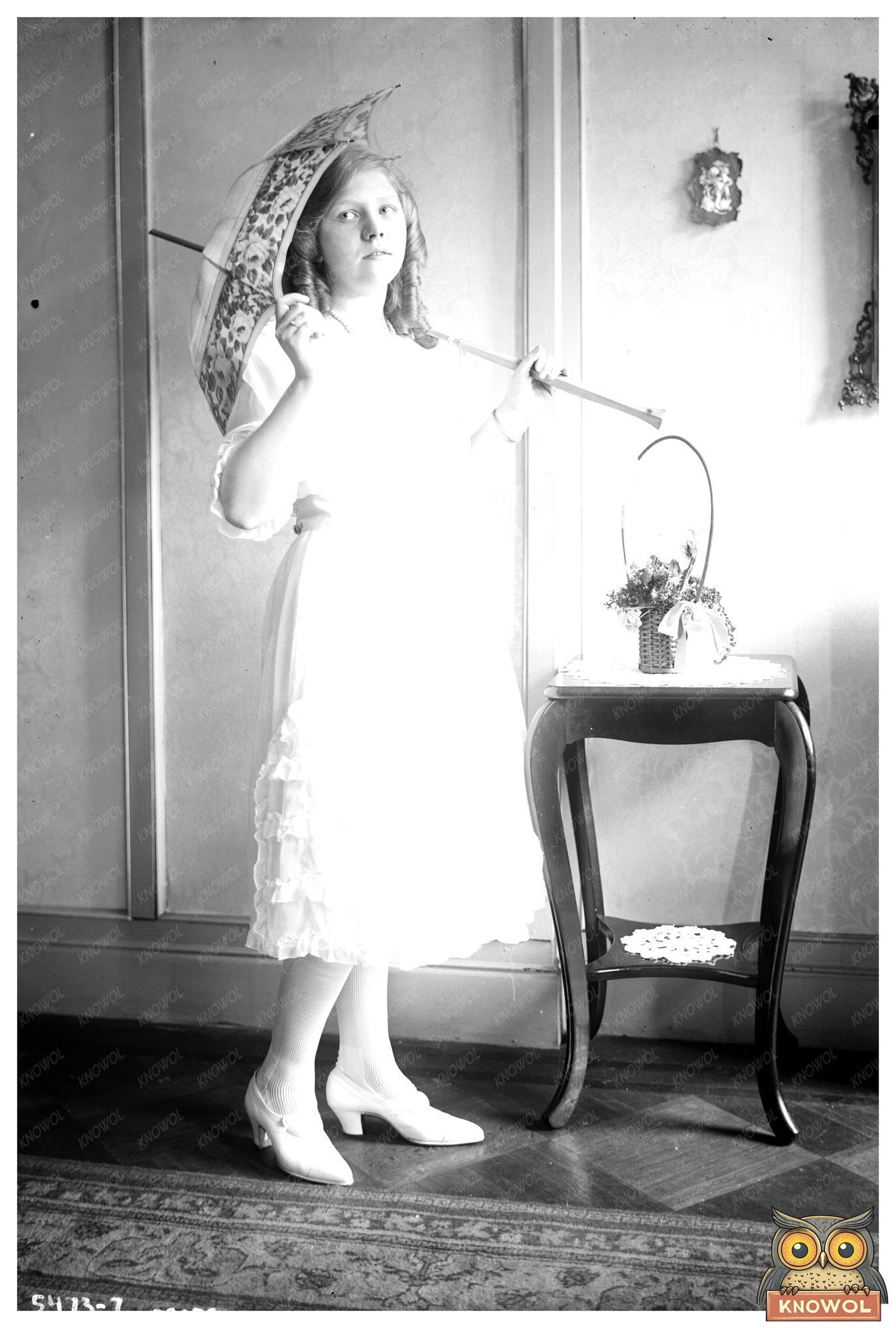 1920s Newsroom Snapshot: Pivotal Moments Captured