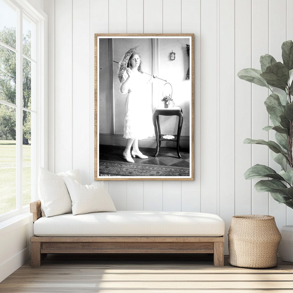 1920s Newsroom Snapshot: Pivotal Moments Captured