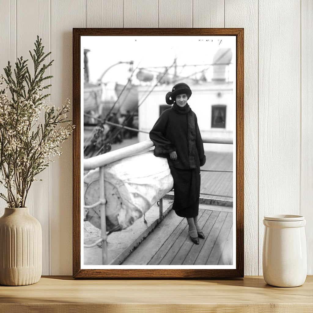 Captivating Vintage Portrait of a Pioneering Actress