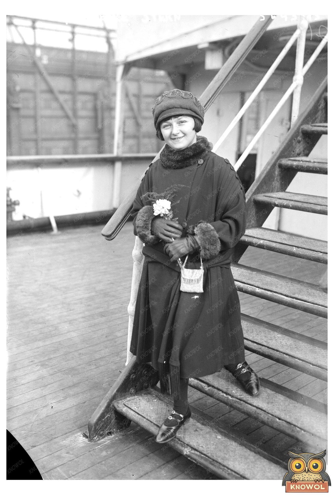 1920s Elegance: Fashion Portrait of Florence Stern