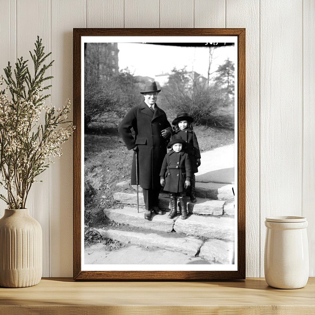 1920s Cultural Icon: Martinelli in Timeless Elegance