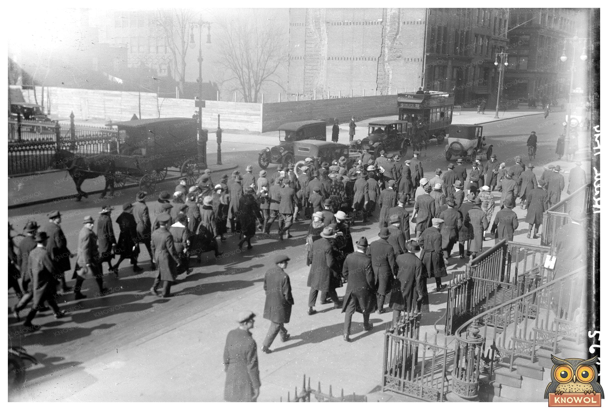 1920s Outdoor Fitness: Vintage Health Hike Scene
