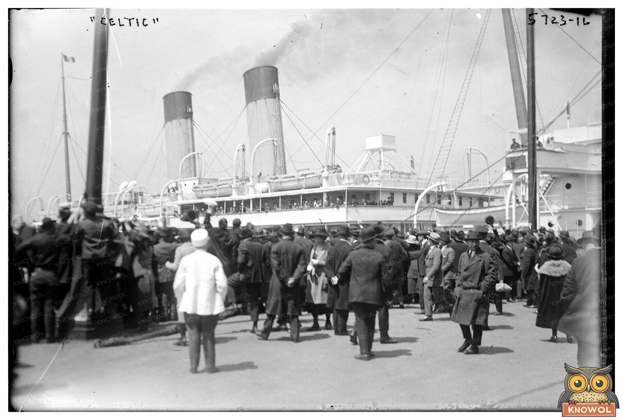 1920s Celtic Heritage: Captivating Cultural Moment