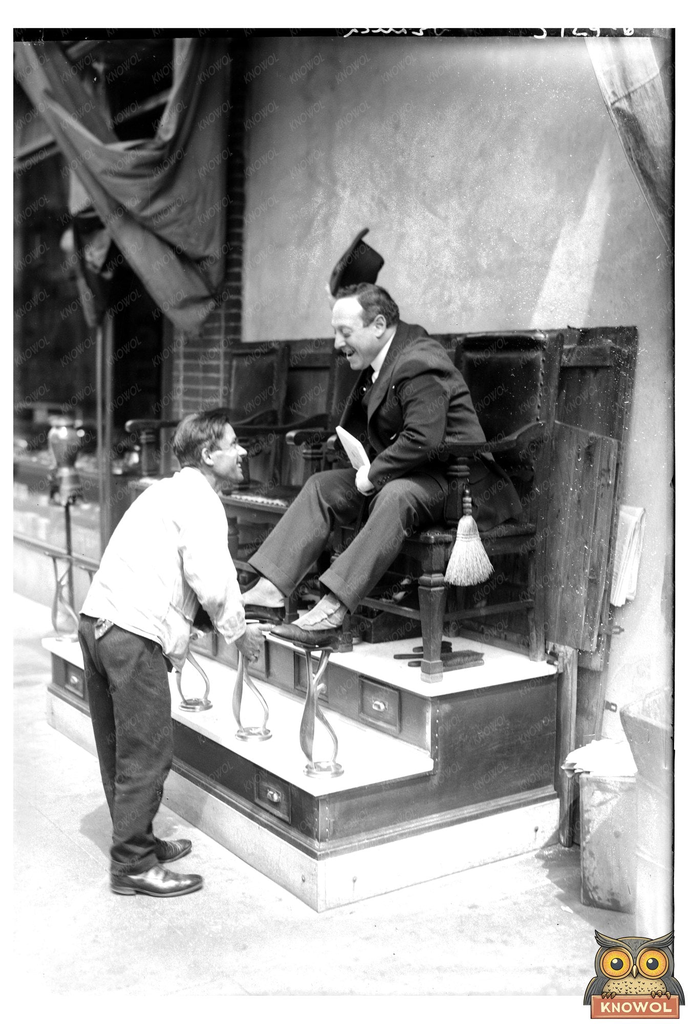 1920s American Icon: A Glimpse into Cultural History