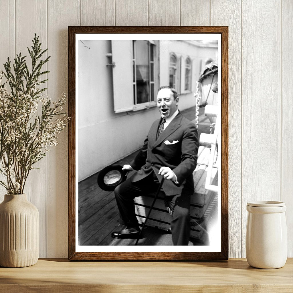 1920s Urban Street Scene: Vibrant Daily Life Snapshot