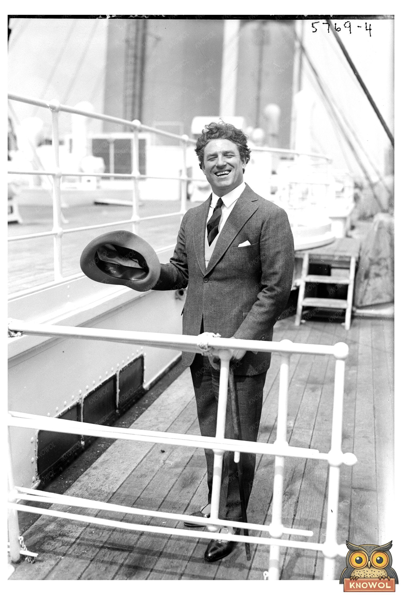 Operatic Legend Giovanni Martinelli Prepares to Board
