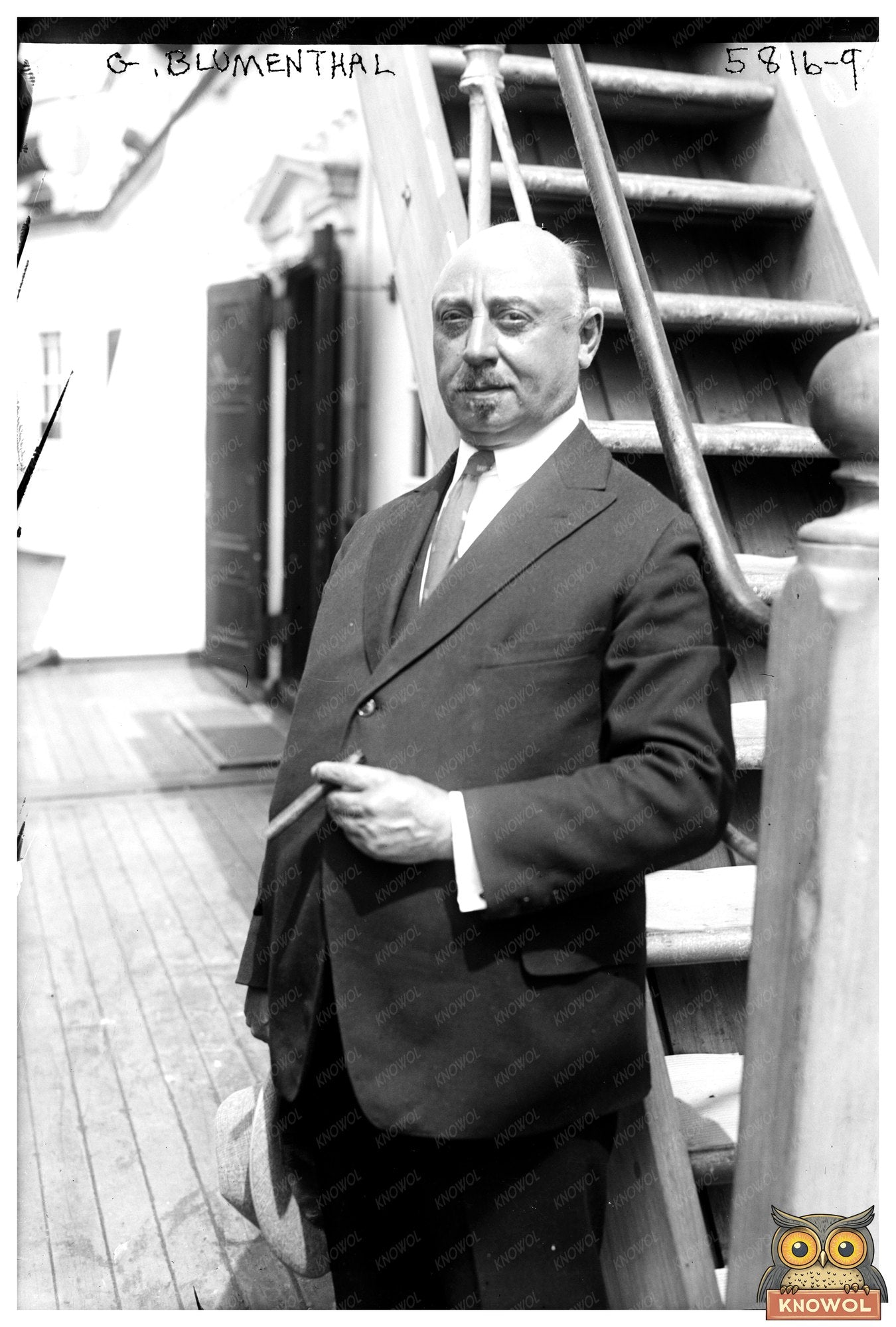 Urban Pioneer: Snapshot of 1920s American Life