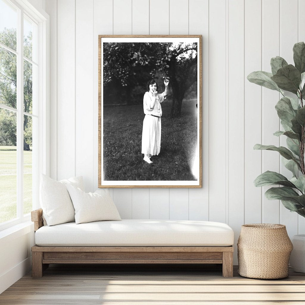 Timeless Elegance: Soprano Luisa Galli-Curci, 1920s