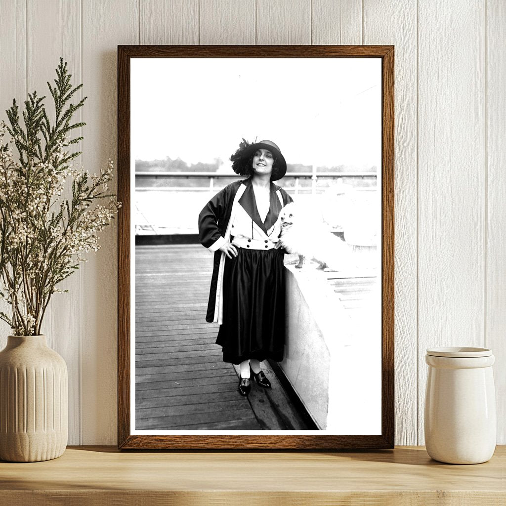 Elegant Ballet Dancer from the 1920s Era