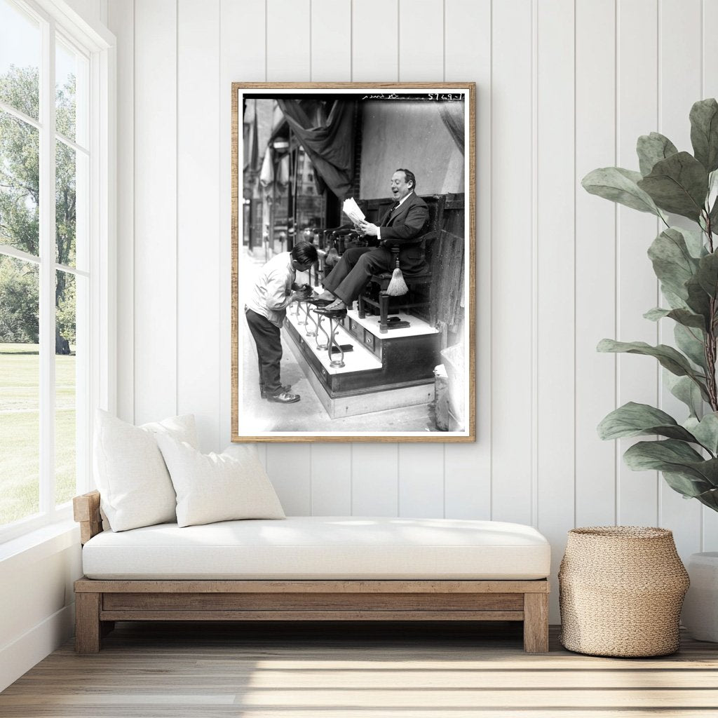 1920s New York Social Scene: A Vintage Snapshot