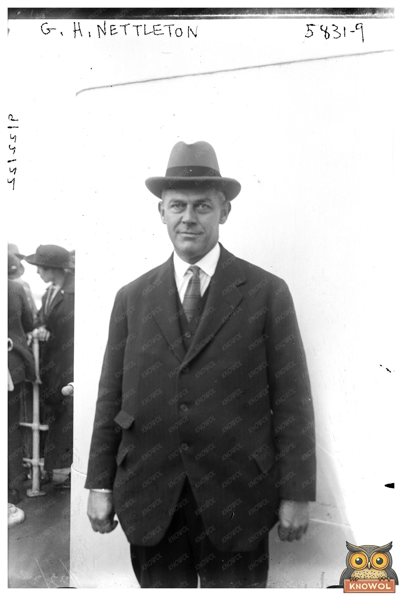 1920s Era Portrait: A Glimpse of Historical Elegance