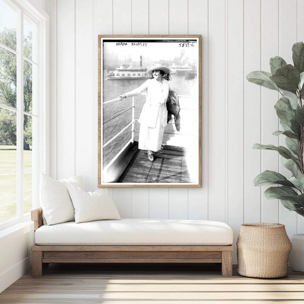 1920s Elegance: Portrait of Herma Dalossy