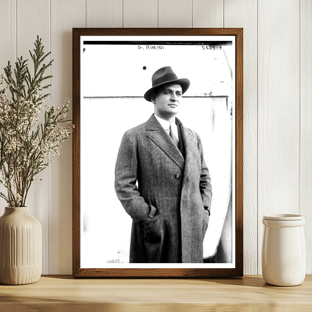 1920s Architectural Marvel: A Timeless Curved Facade