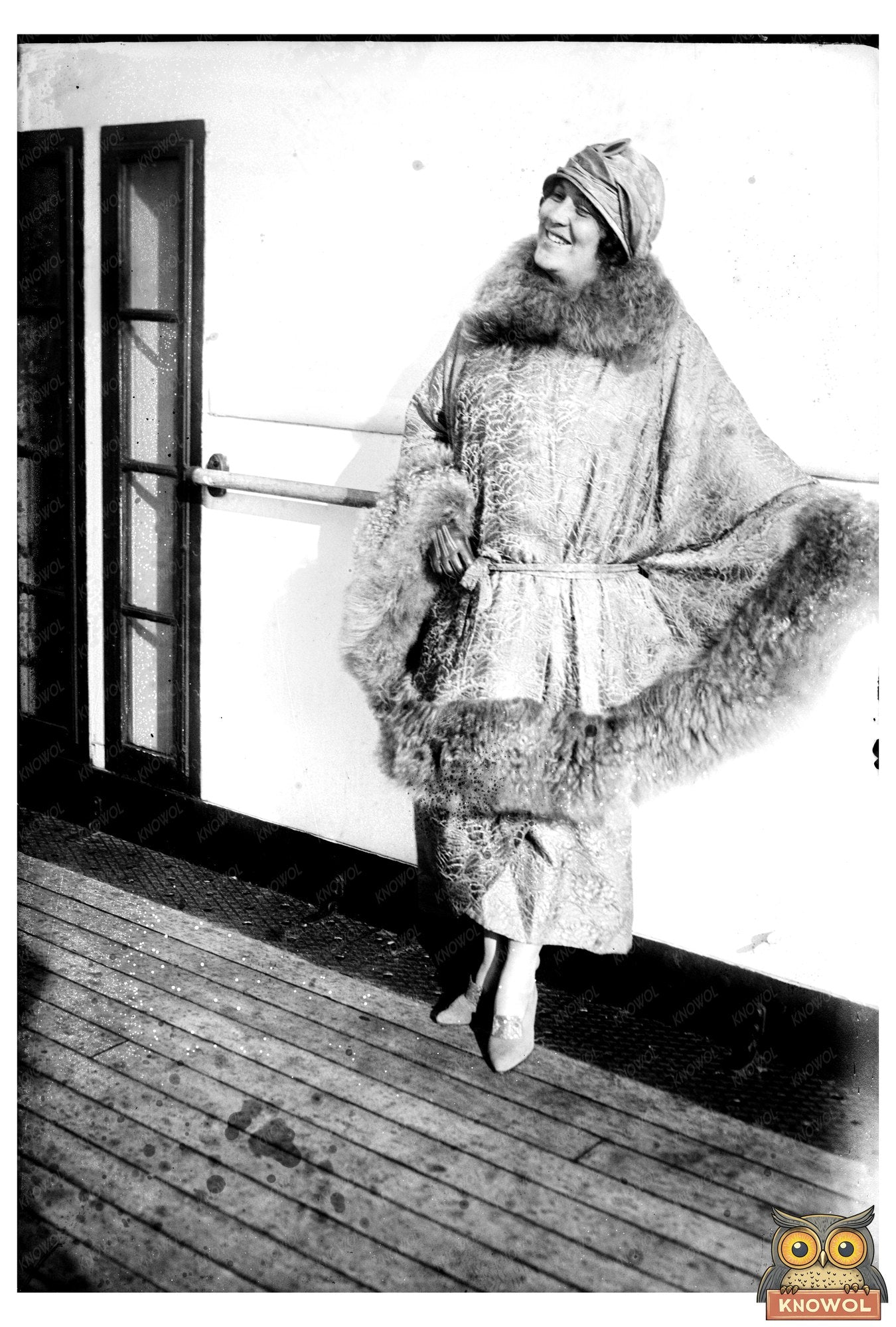 1922 Theatrical Elegance: Captivating Onegin Scene