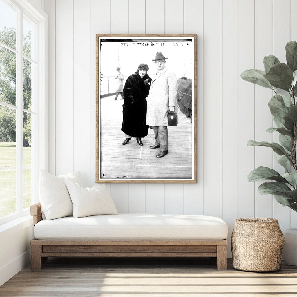 1920s Vintage Portrait of a Stylish Couple