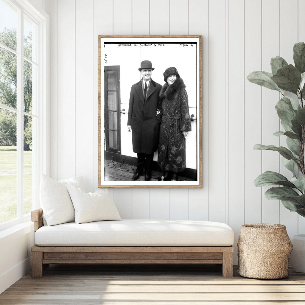Elegant 1920s Couple: A Timeless Love Story