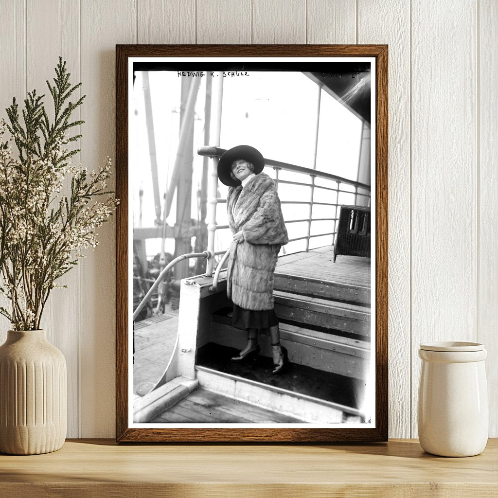 1920s Artistic Portrait of Influential Figure