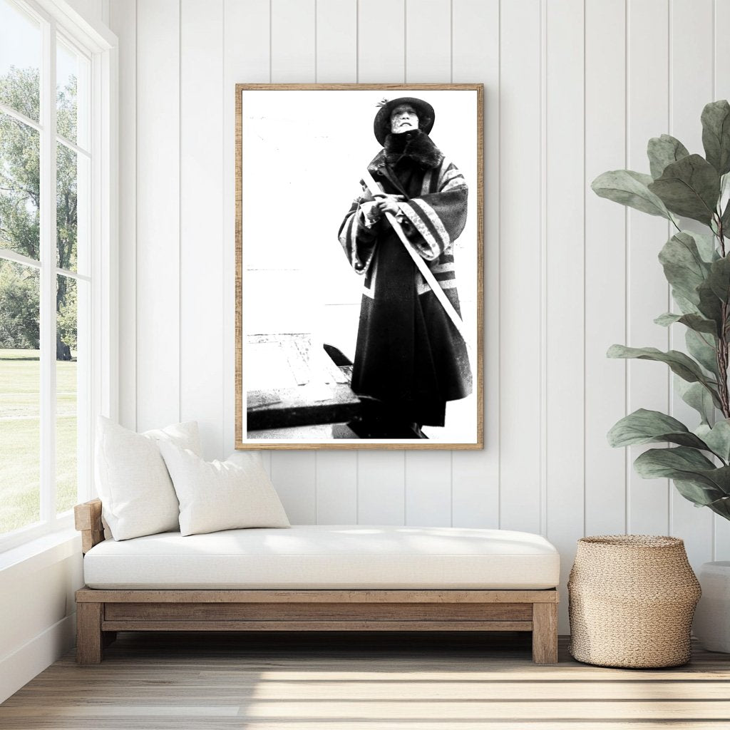 Captivating Portrait of Poet Edna St. Vincent Millay