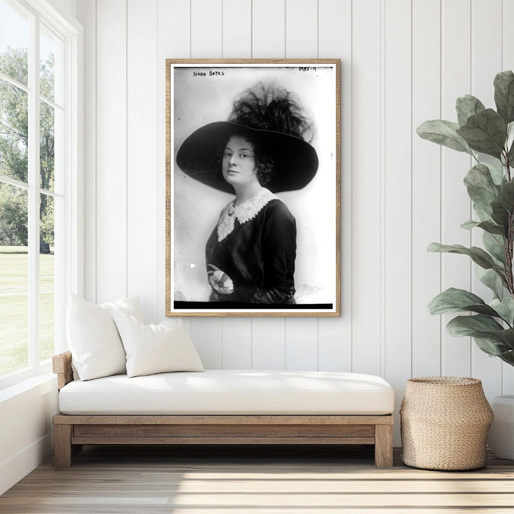 Enchanting Vaudeville Star from the Roaring Twenties