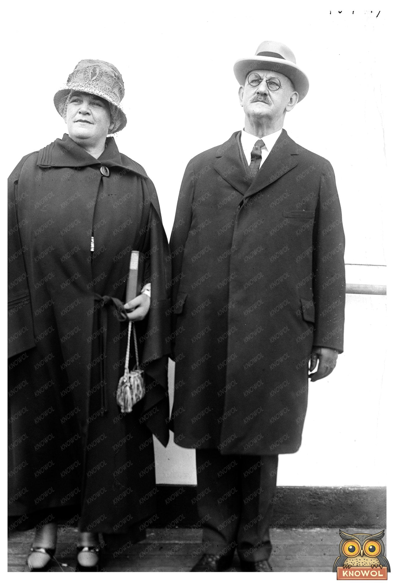 1920s American Couple: A Glimpse of Timeless Love