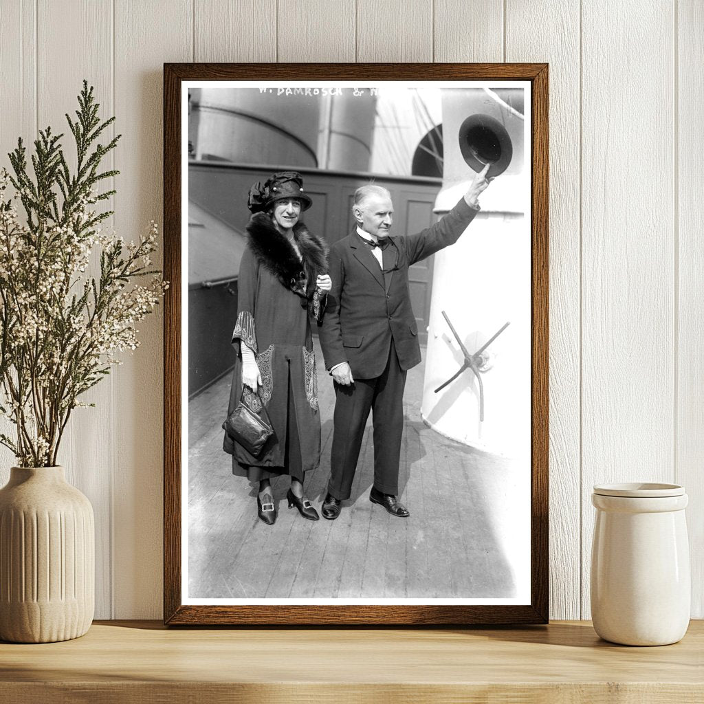 Elegant Duo: 1920s Cultural Icons in Harmony