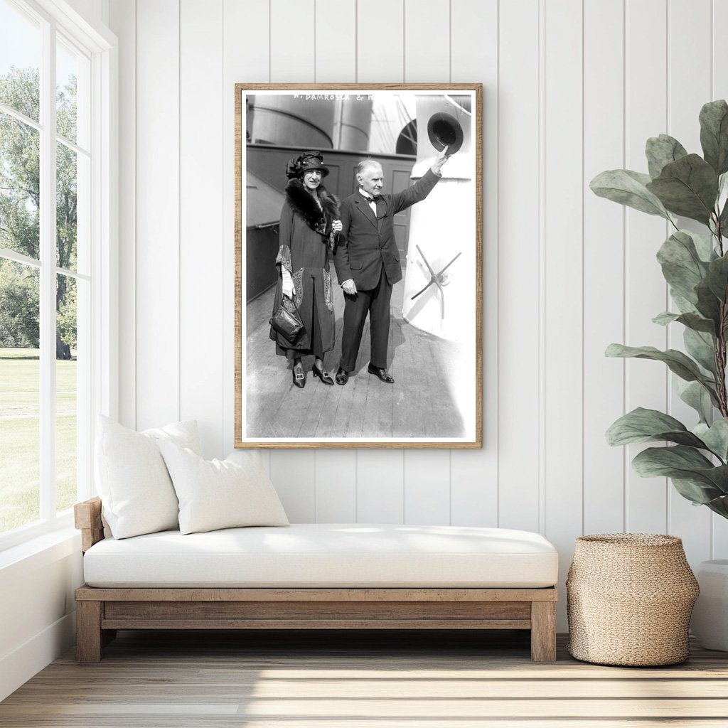 Elegant Duo: 1920s Cultural Icons in Harmony