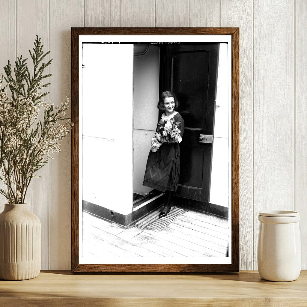 1920s News Portrait: Portrait of a Cultural Icon