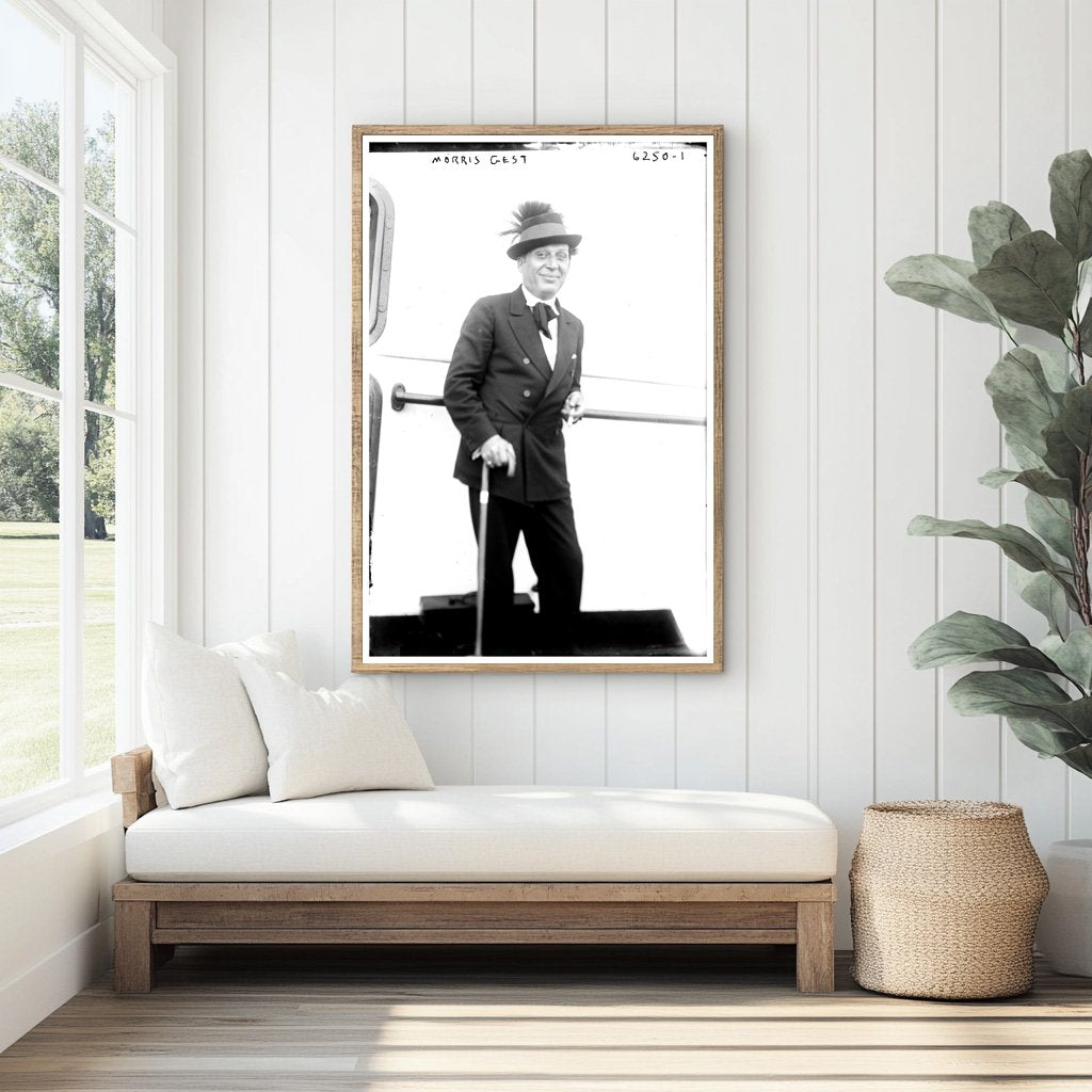 Dynamic Portrait of Early 20th Century Theater Icon