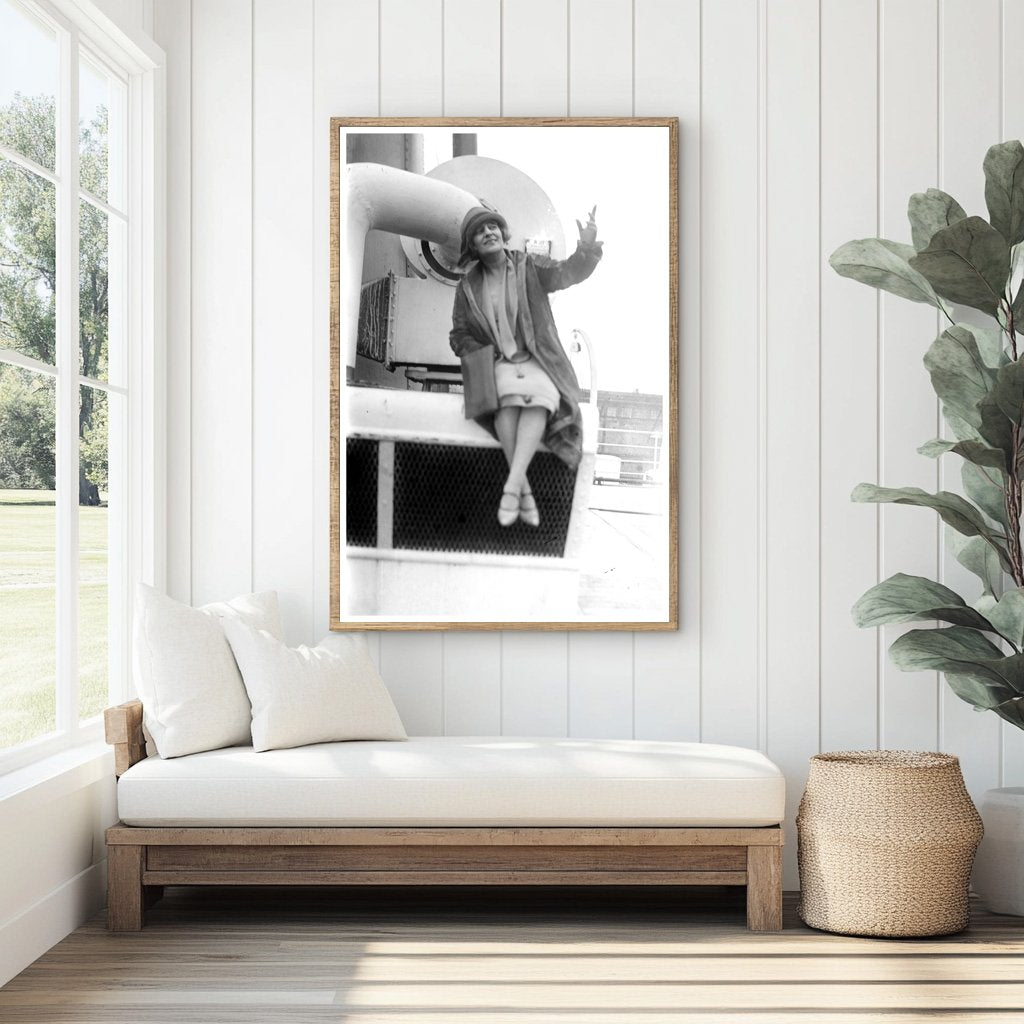 Enchanting Portrait of a 20th-Century Stage Star