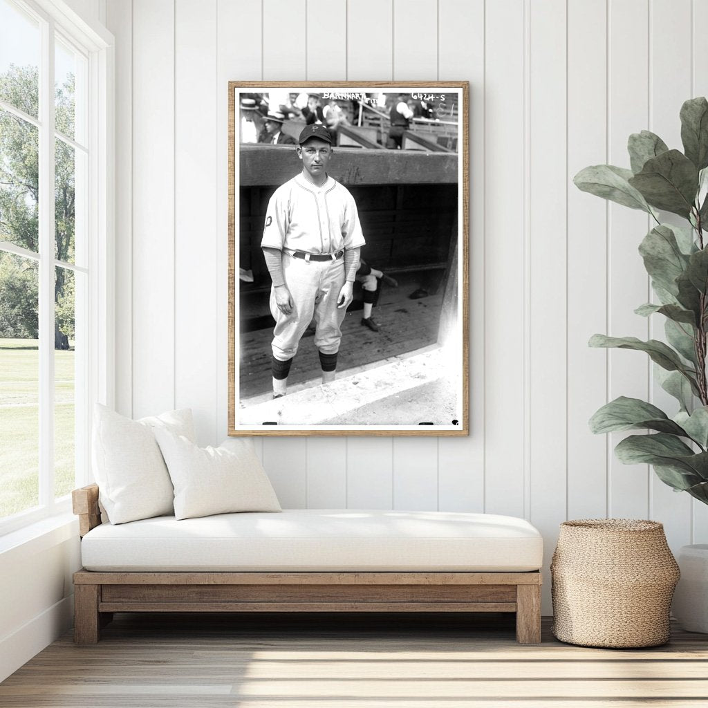 1925 Pittsburgh Pirates Star: Clyde Barnhart Action Shot