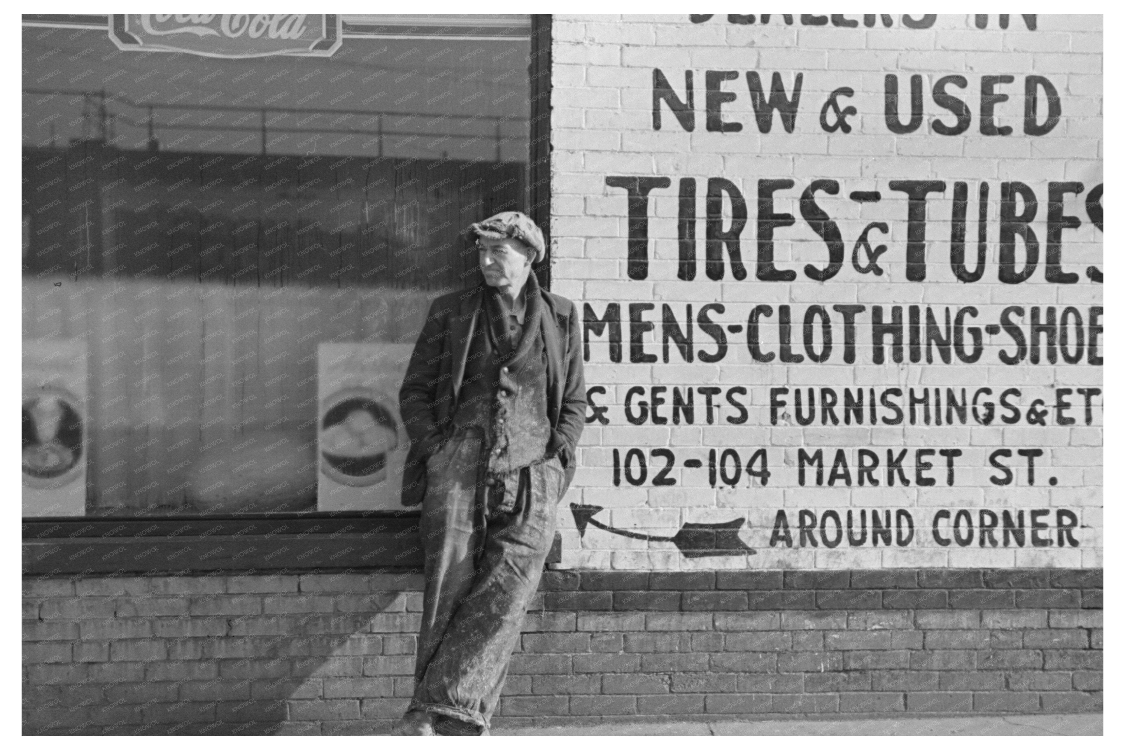 Wilmington Delaware Sidewalk Scene November 1936