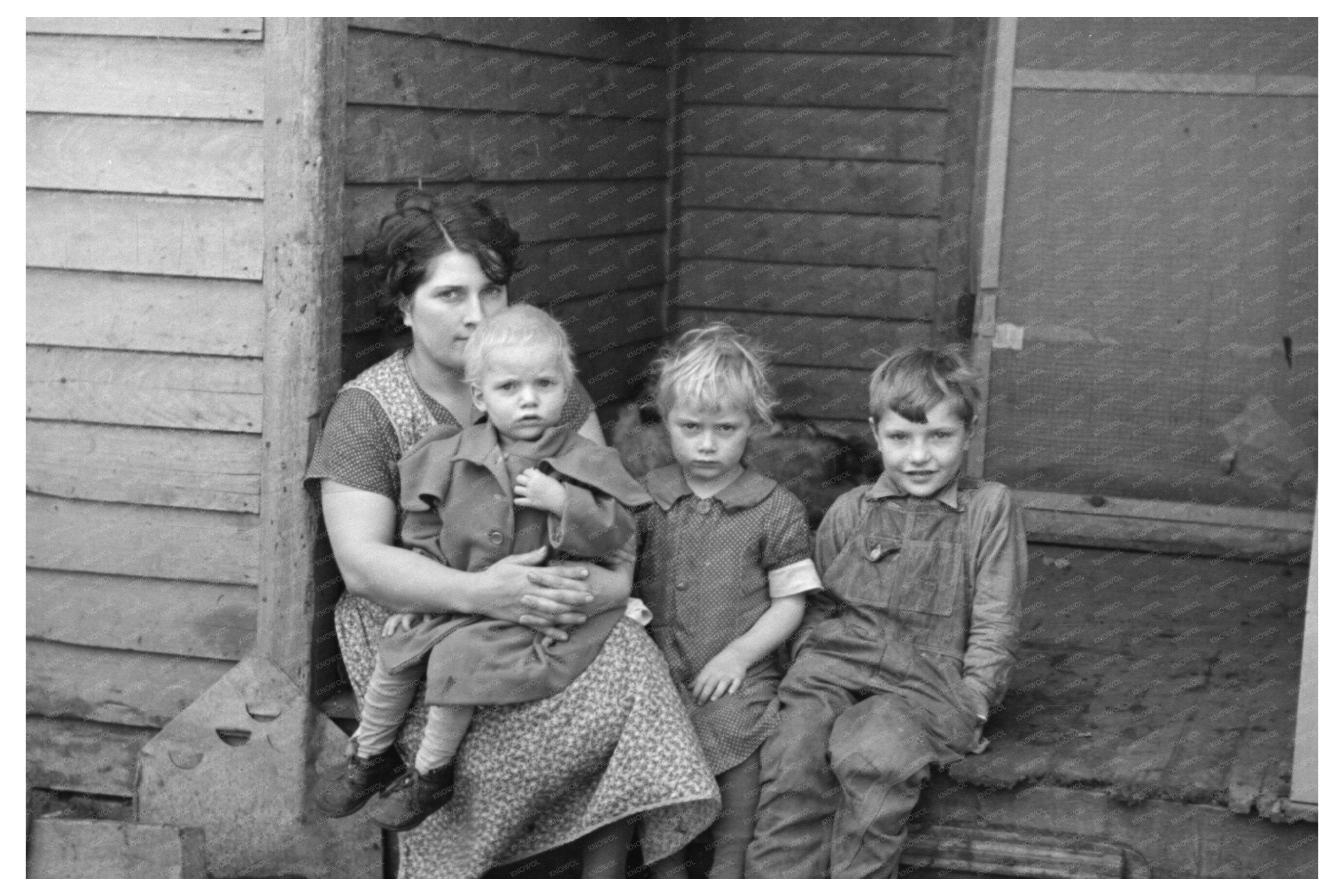 Mrs. Theodore Eickholt and Children Iowa Farm Family 1936