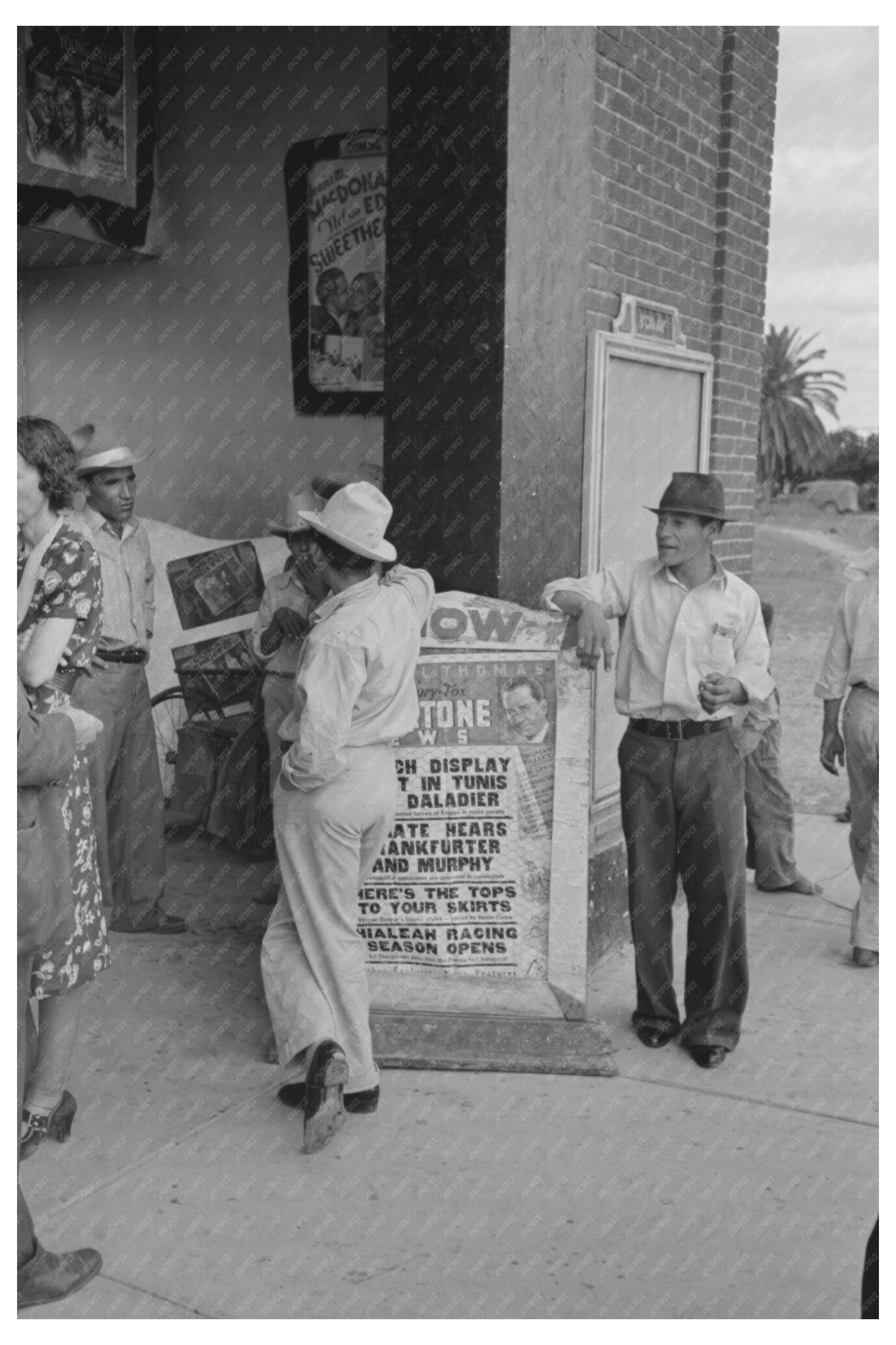 Pharr Texas Movie Crowd February 1939 Vintage Photo