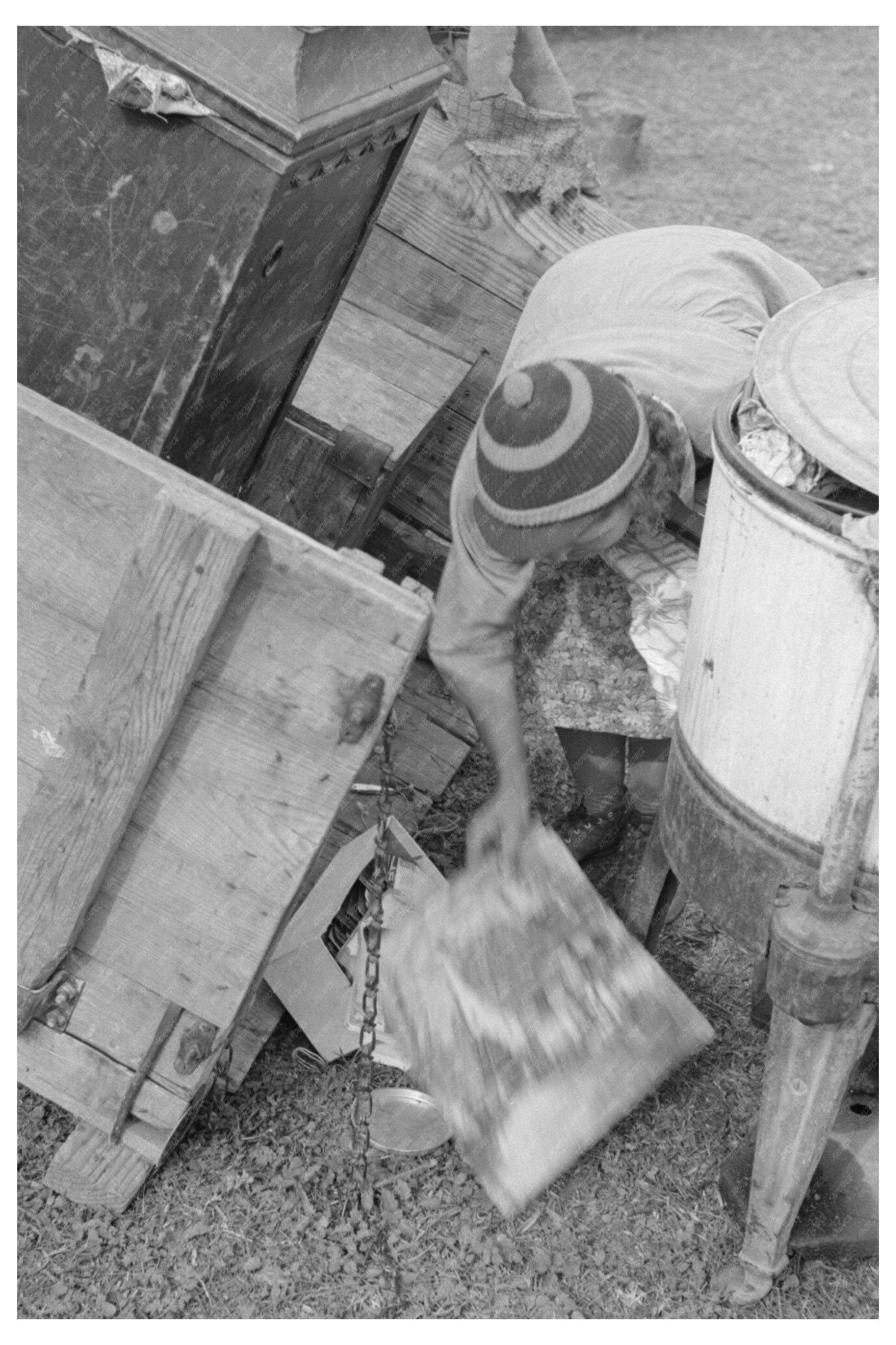 Vintage 1939 Unloading Household Goods in Harlingen Texas