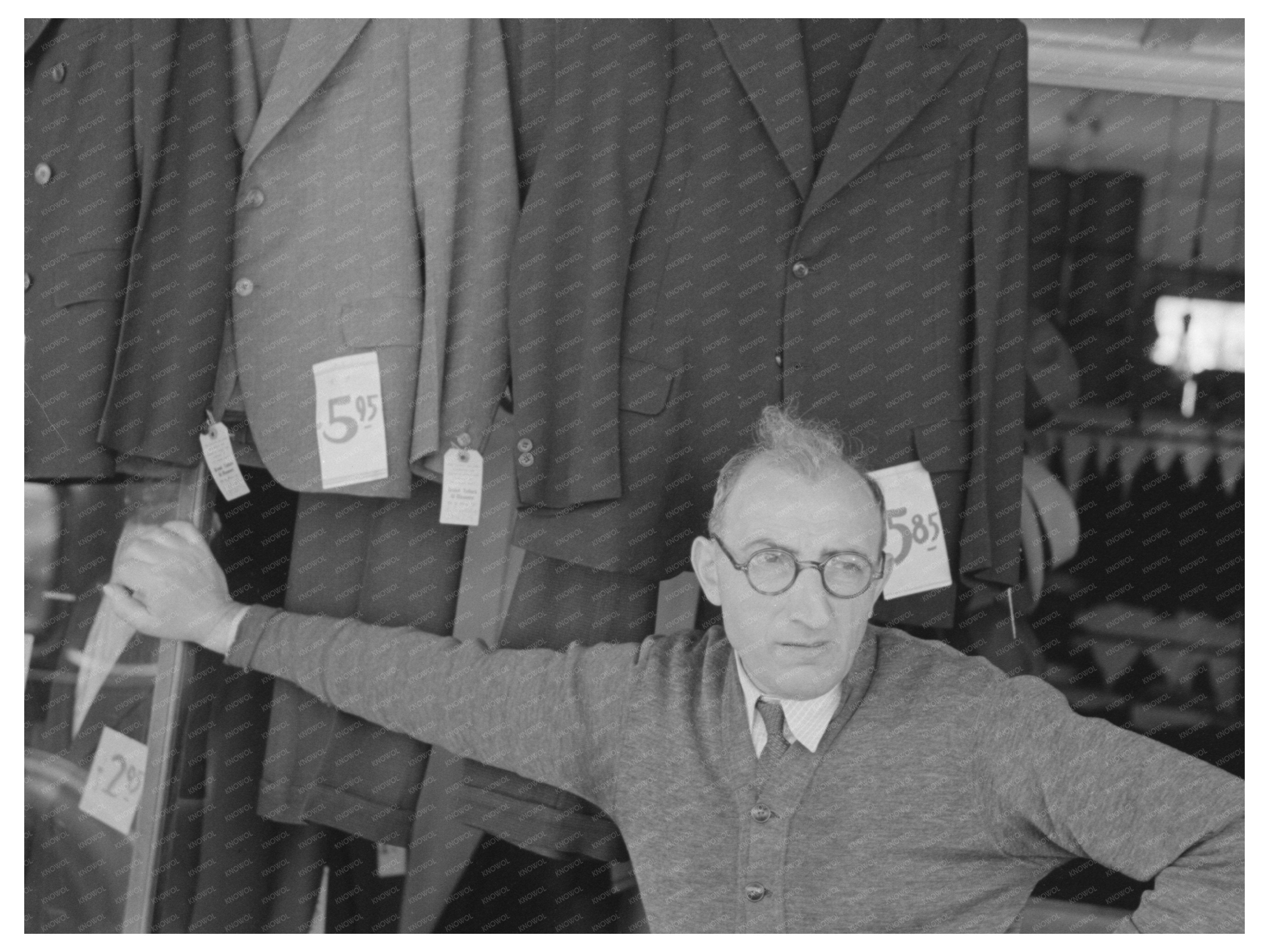 Credit Clothing Store San Antonio March 1939