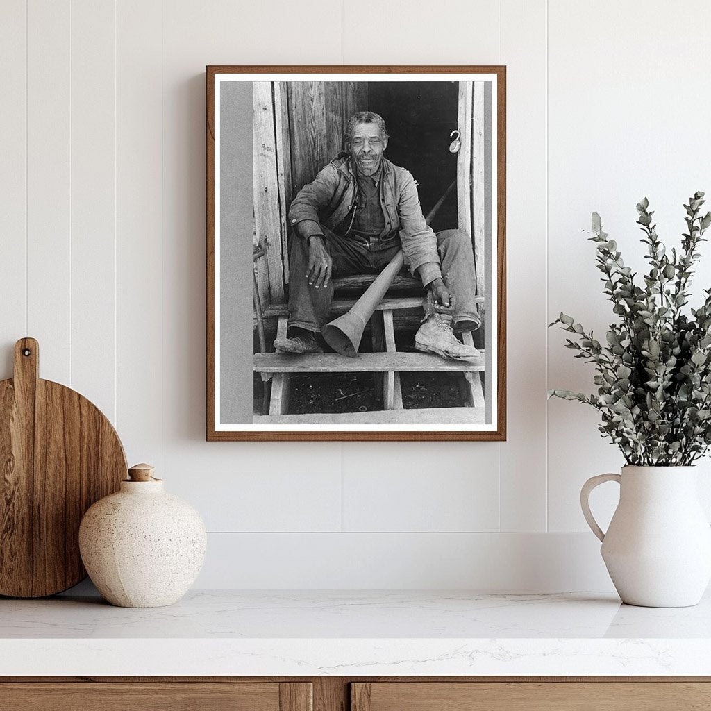 Willis Winn Former Slave with Horn Marshall Texas 1939