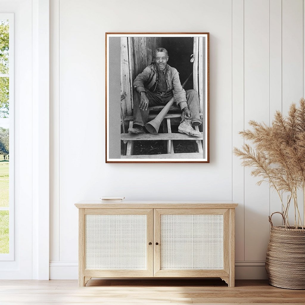 Willis Winn Former Slave with Horn Marshall Texas 1939