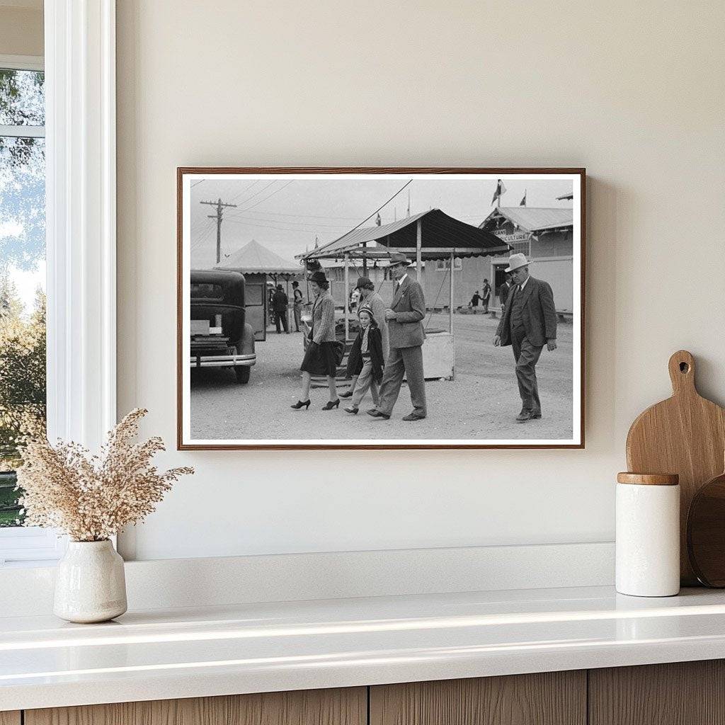 Family at Gonzales County Fair Texas 1939