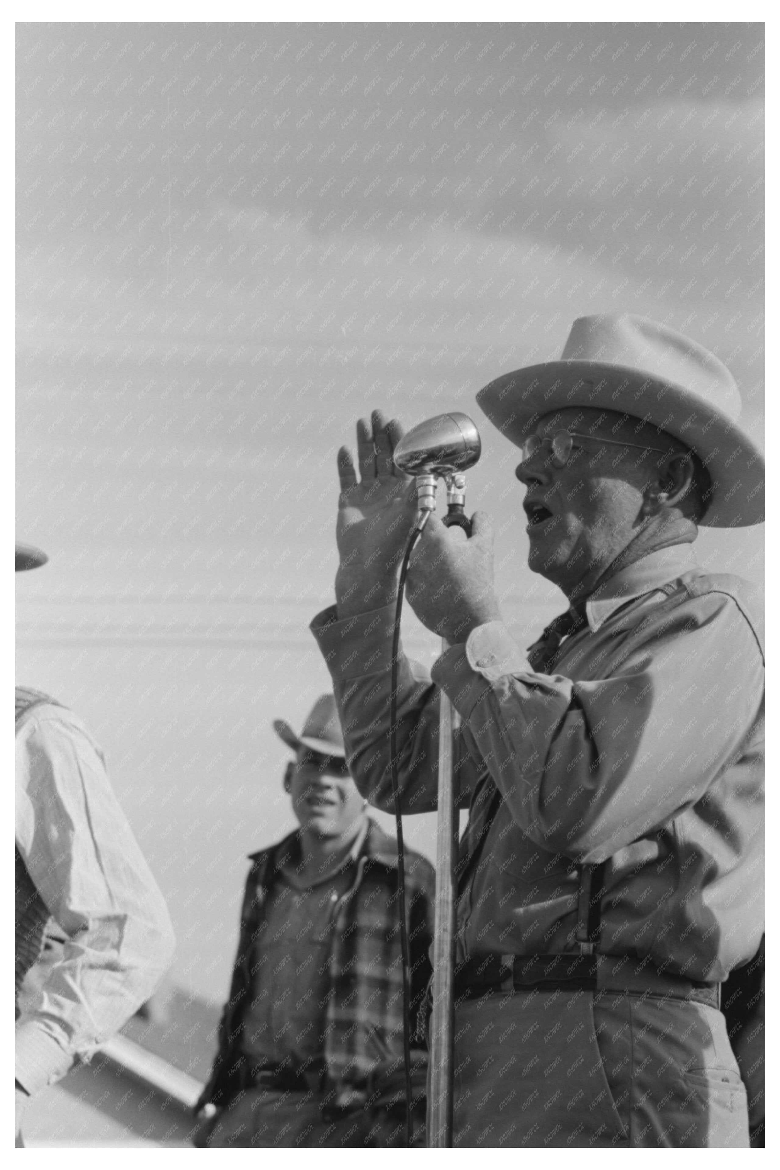 Eldorado Texas Horse Owner Advocating at Auction 1939
